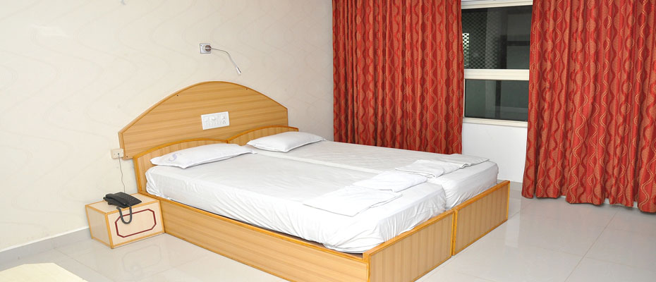 Double Bed Non Ac Deluxe Room