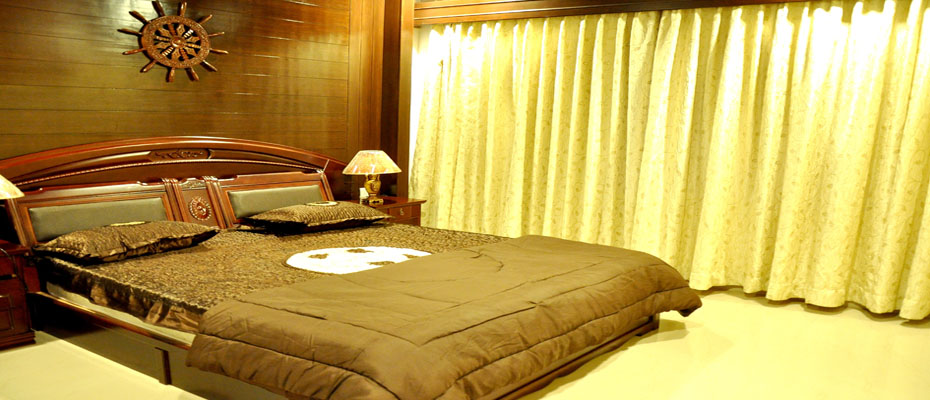 Hotel Sharada International Sai Kutir Suite Bed Room